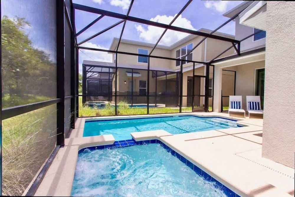 Gorgeous Family Friendly 5 Bd w Pool Close to Disney @ Storey Lake 2767 — 4-Star Luxury Hotel in Kissimmee, United States