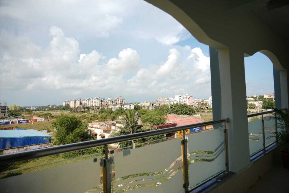New Beach Resort — Unknown City — photo 3