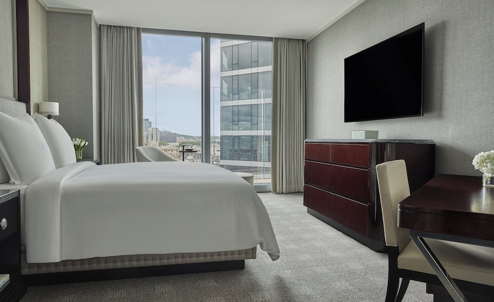 Four Seasons Hotel One Dalton Street Boston - photo 25