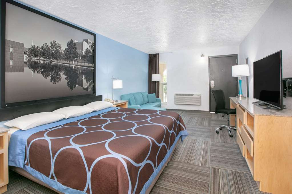 Super 8 by Wyndham City of Moore - photo 7
