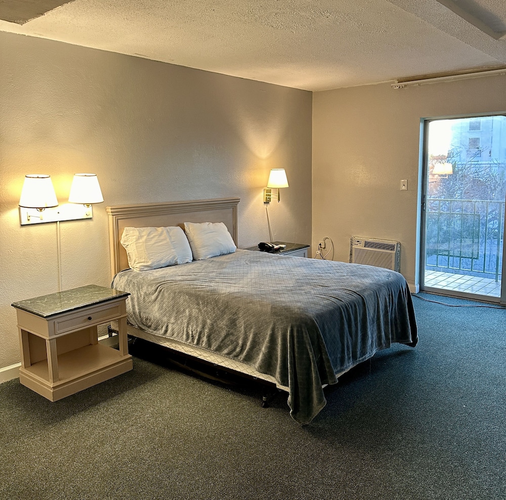 Chateaubleau Hotel - photo 19