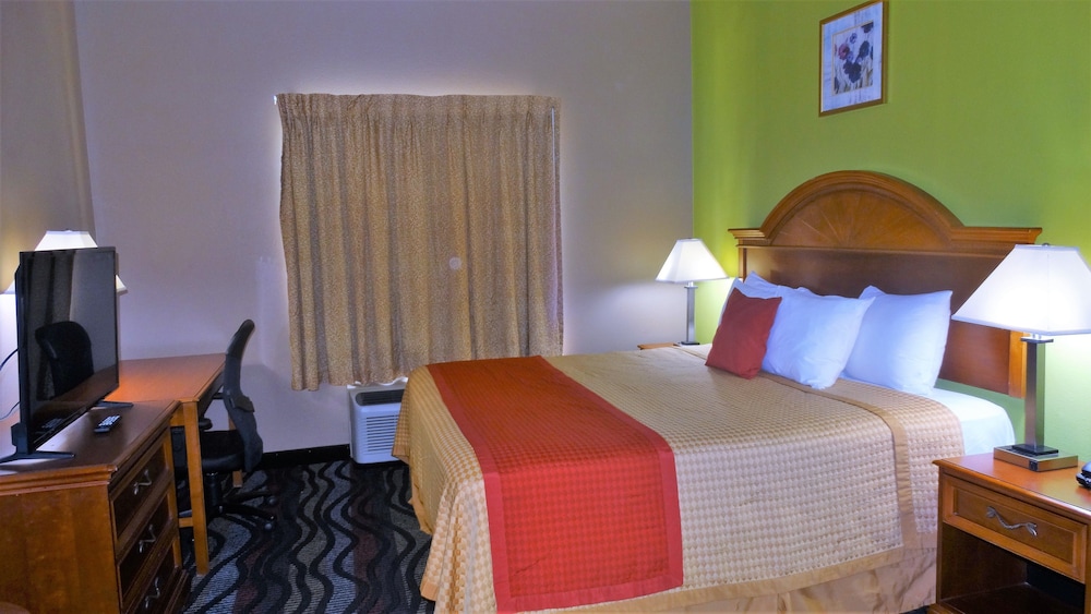 Oak Tree Inn & Suites - photo 16