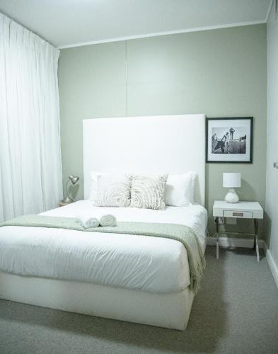 Stylish Apartment with Large Covered Balcony in De Waterkant