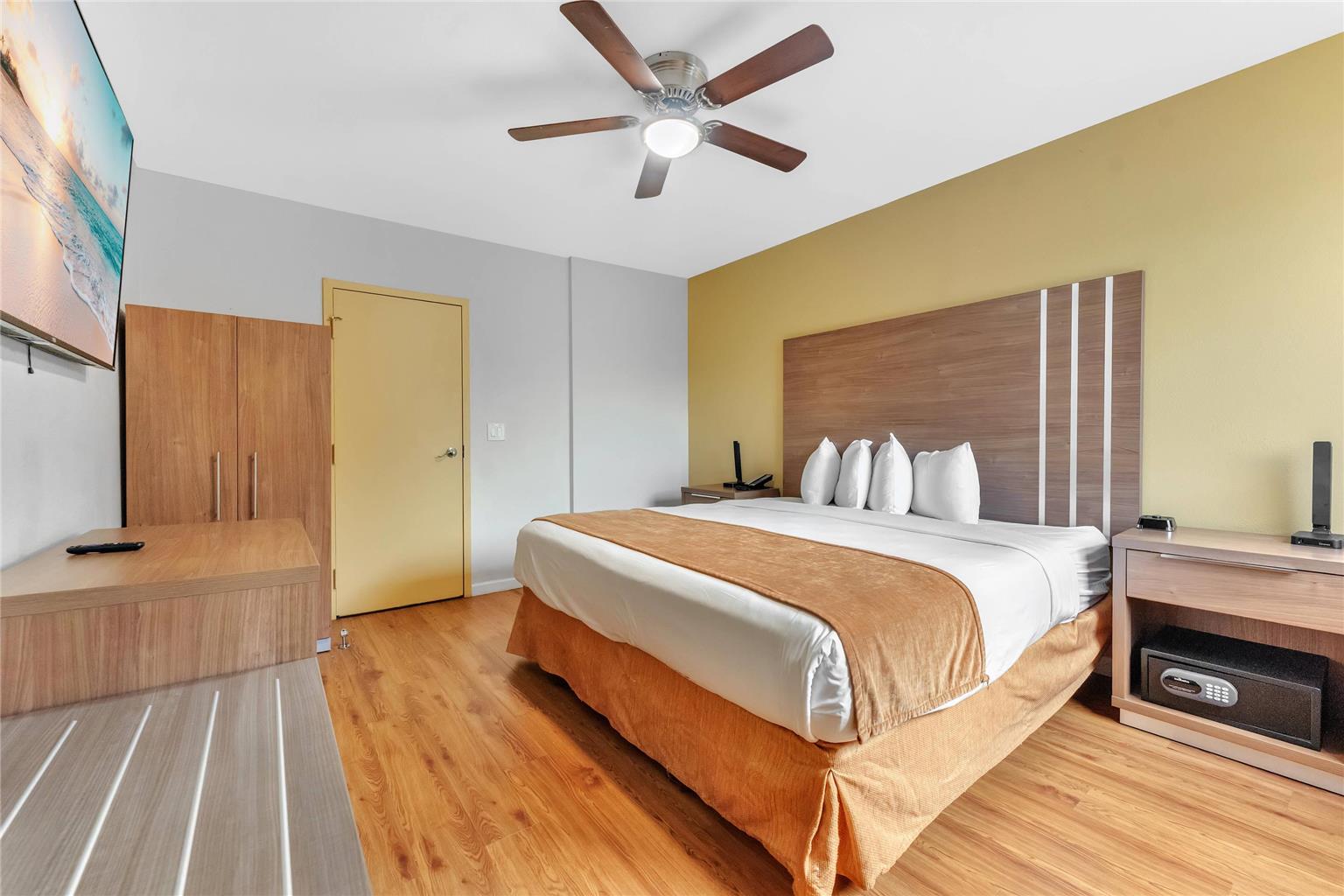 Rodeway Inn & Suites Fort Lauderdale Airport & Cruise Port - photo 54