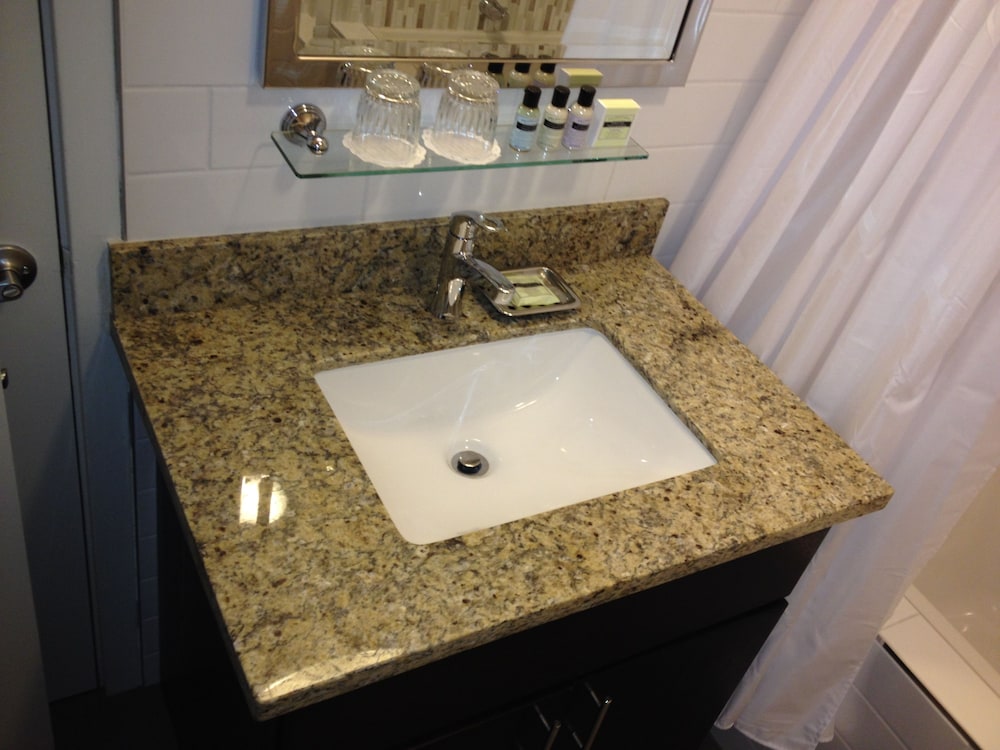Executive Hotel Vintage Court - photo 26