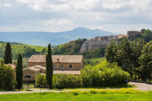 Podere Orto Wine Country House — 4-Star Luxury Hotel in Acquapendente, Italy