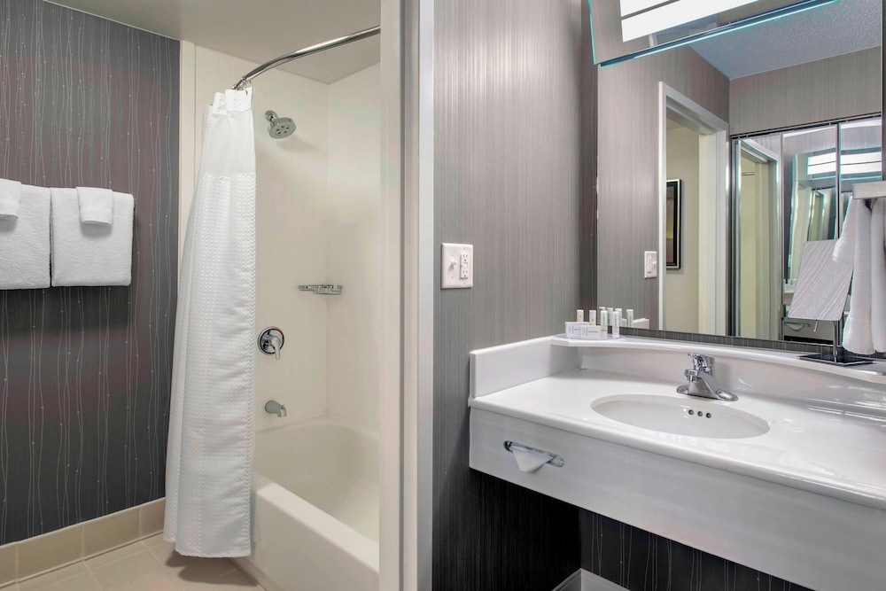 Courtyard by Marriott Basking Ridge - photo 14