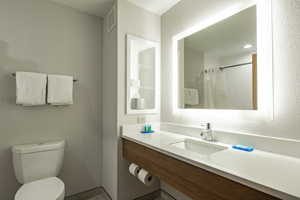 Holiday Inn Express & Suites Chattanooga by IHG - photo 26