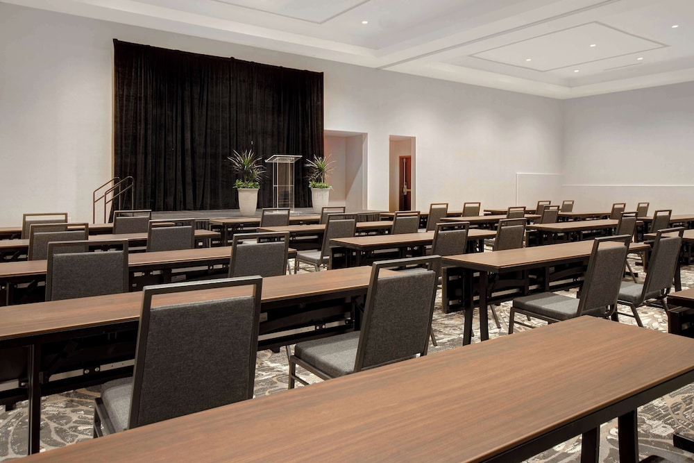 Embassy Suites By Hilton Alpharetta Halcyon - photo 57