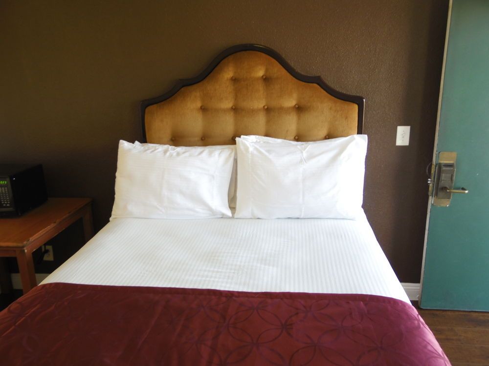 Ec Motel - photo 34