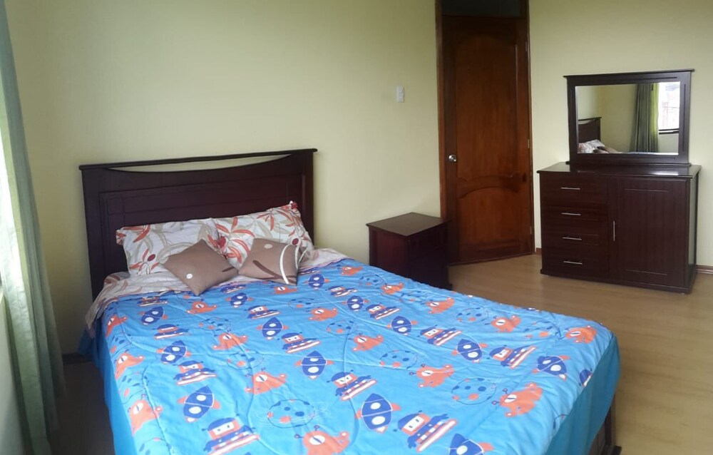 J&E hotel in Ambato, Ecuador