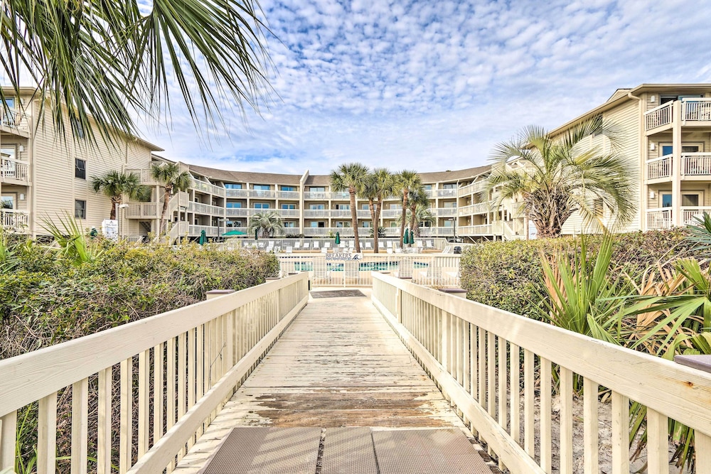 Walk to Bars & Shops: Resort Condo in Hilton Head - photo 18