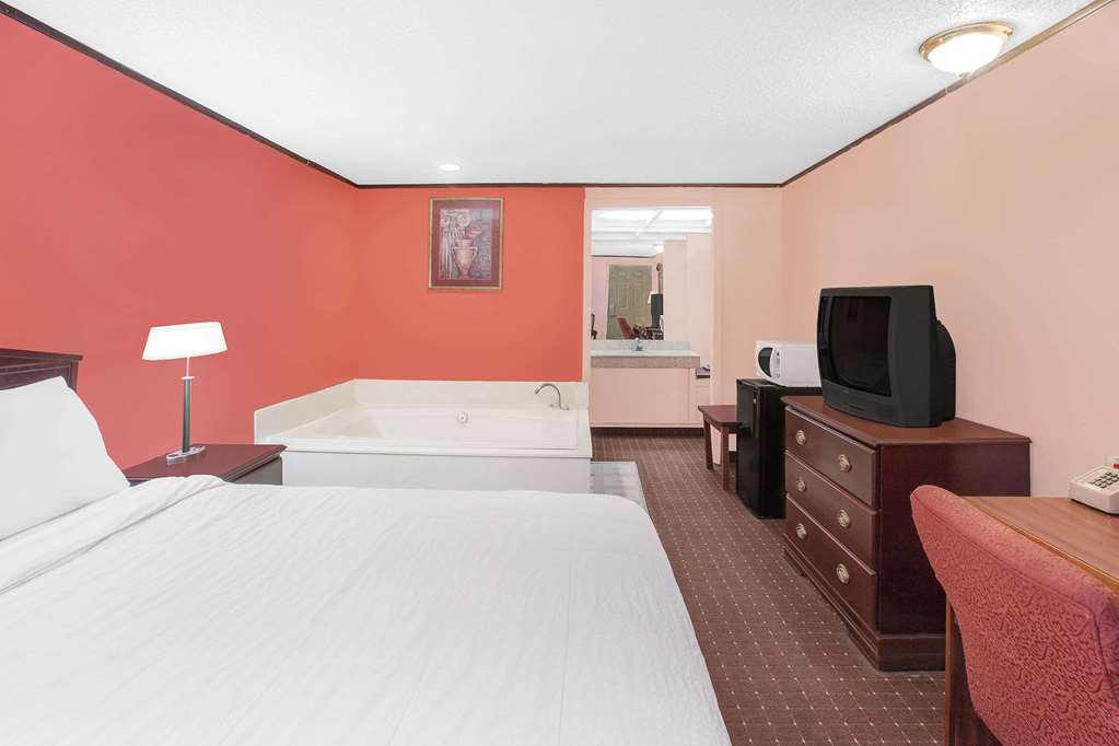 Knights Inn Battle Creek - photo 14