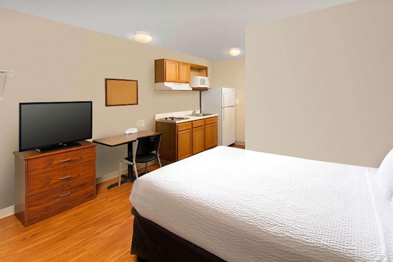 WoodSpring Suites Tulsa - photo 20