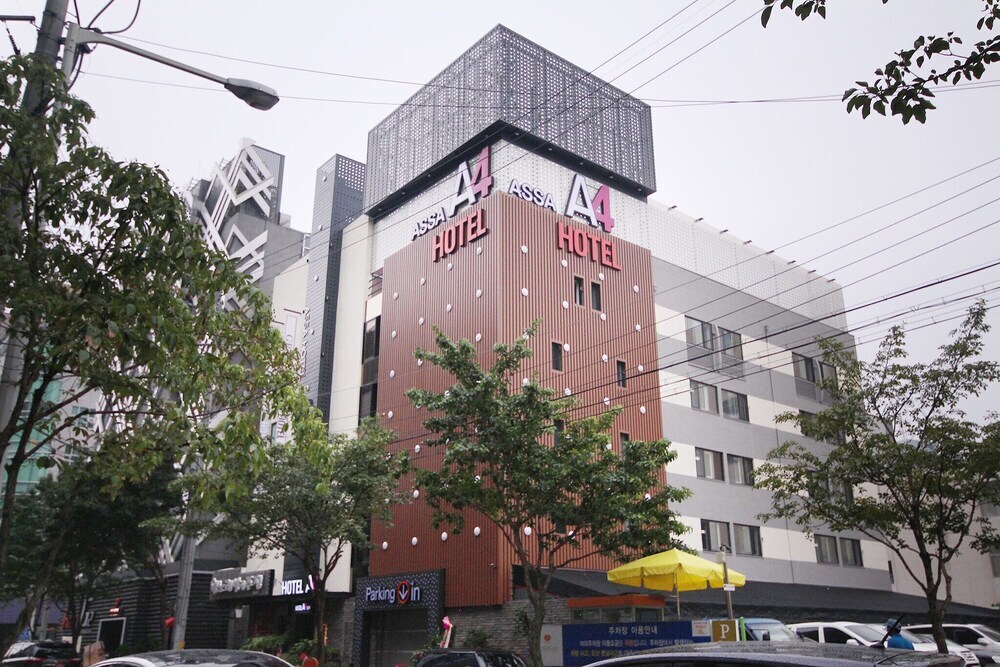 Daegu Dongcheon dong Hotel A4 - carbon neutral hotel in Daegu