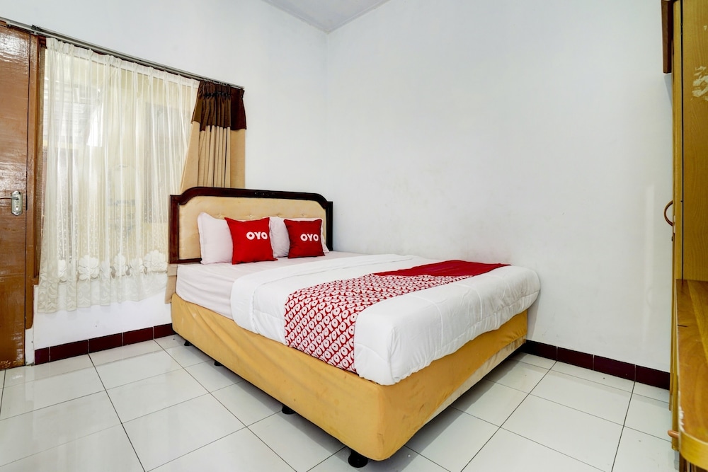 OYO 90118 Hotel Diamond Syariah in Subang, Indonesia