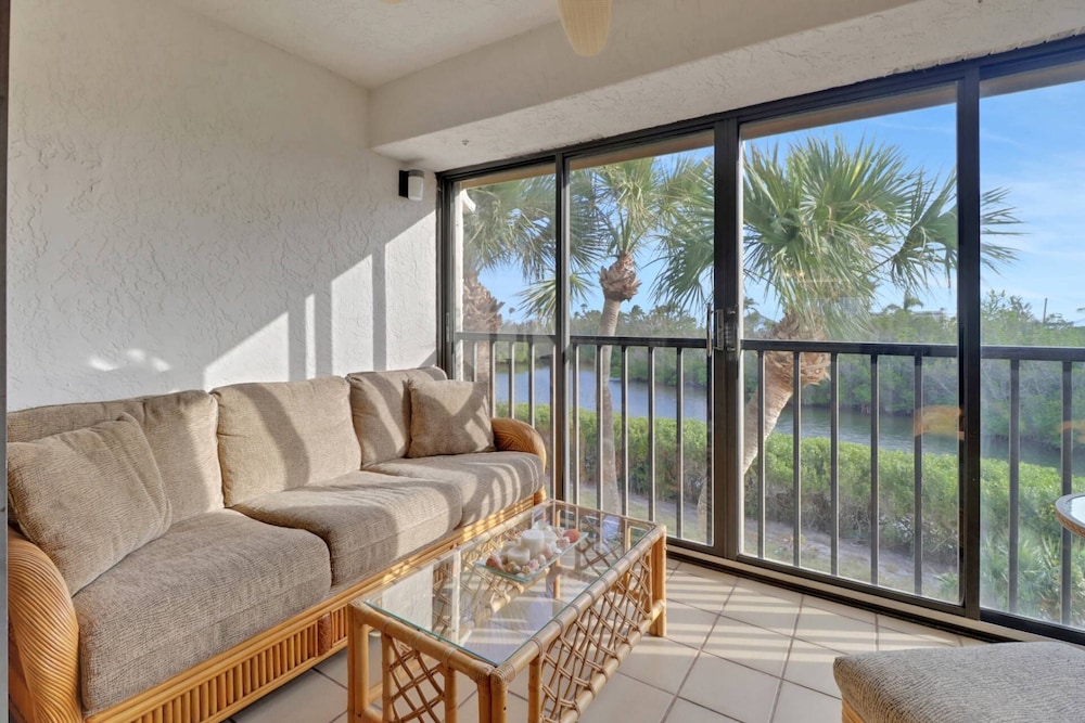 Bay Village — 4-Star Luxury Hotel in Fort Myers Beach, United States