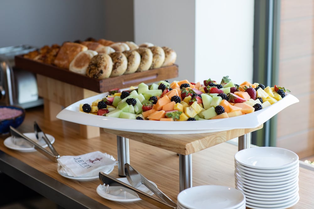 Hotel Indigo Everett Waterfront Place by IHG - photo 74