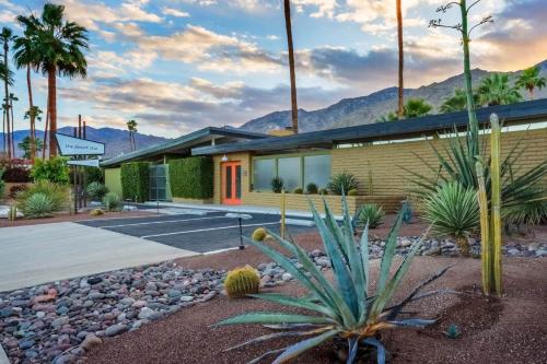 Historic Desert Star — 4-Star Luxury Hotel in Palm Springs, United States