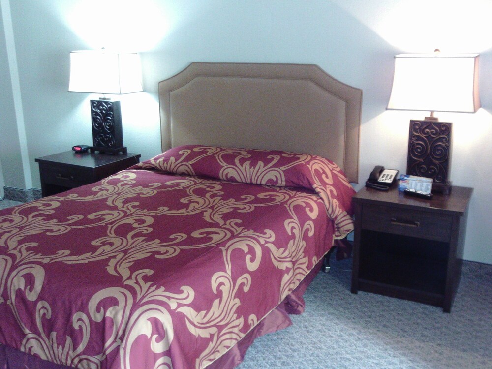 5th Avenue Inn Suites — Rochester