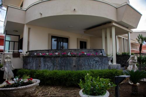Villa Maria Sole — 4-Star Luxury Hotel in Scafati, Italy