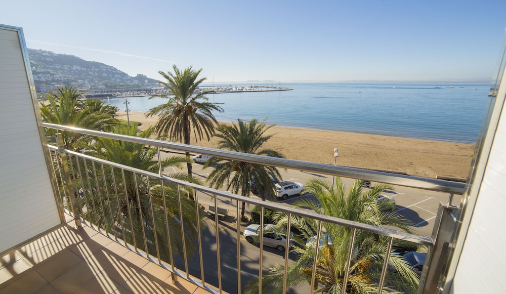 Hotel Risech in Roses, Spain