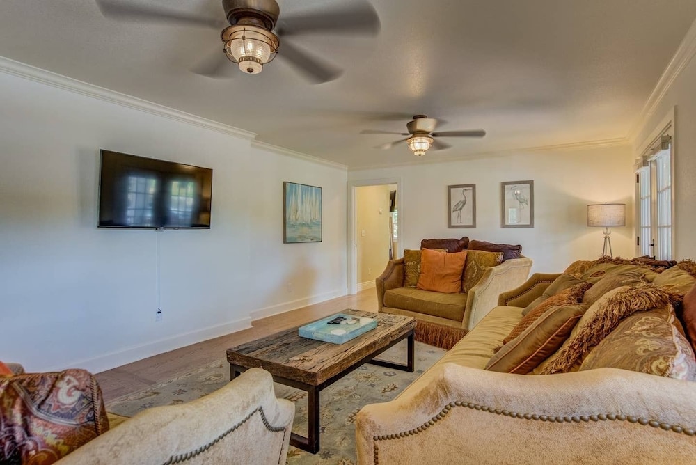 5BR Mnt Viewsdowntown Luxuryfirepit & RV Parking - photo 35