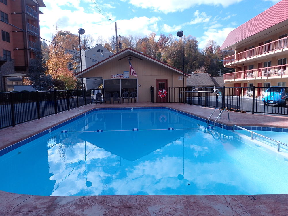Economy Inn & Suites Gatlinburg - photo 38