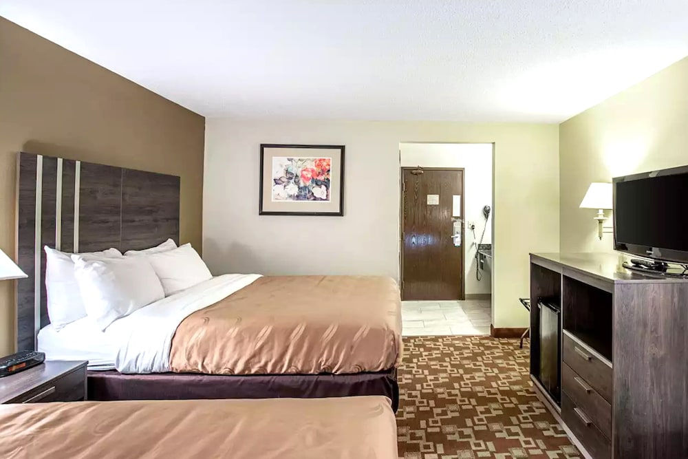 Norwood Inn & Suites Milwaukee - photo 7