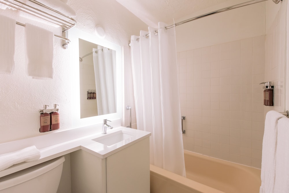 Scp Hilo Hotel - photo 41