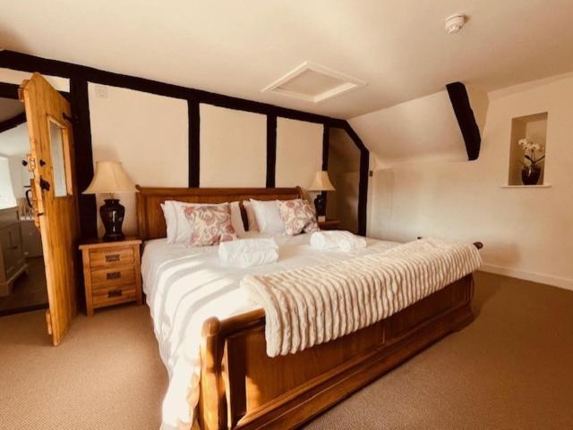 The Rose and Crown - last minute hotel in Sherborne
