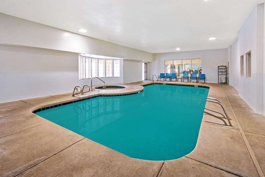 La Quinta Inn & Suites by Wyndham Ruidoso Downs - photo 11