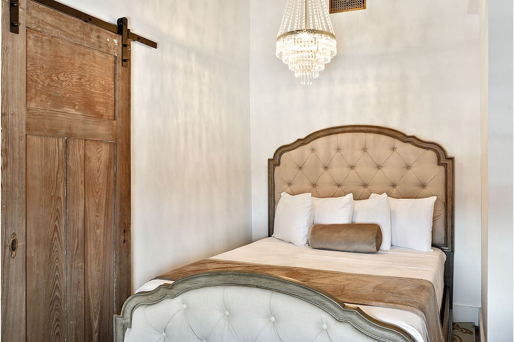 French Quarter Mansion - photo 16