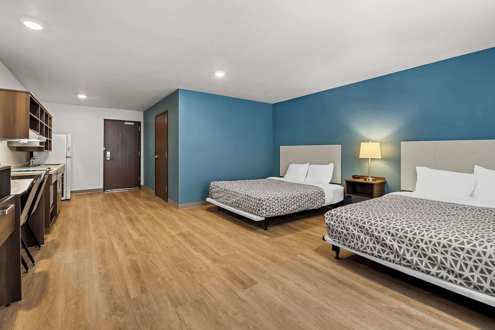 WoodSpring Suites Loves Park Rockford - photo 21