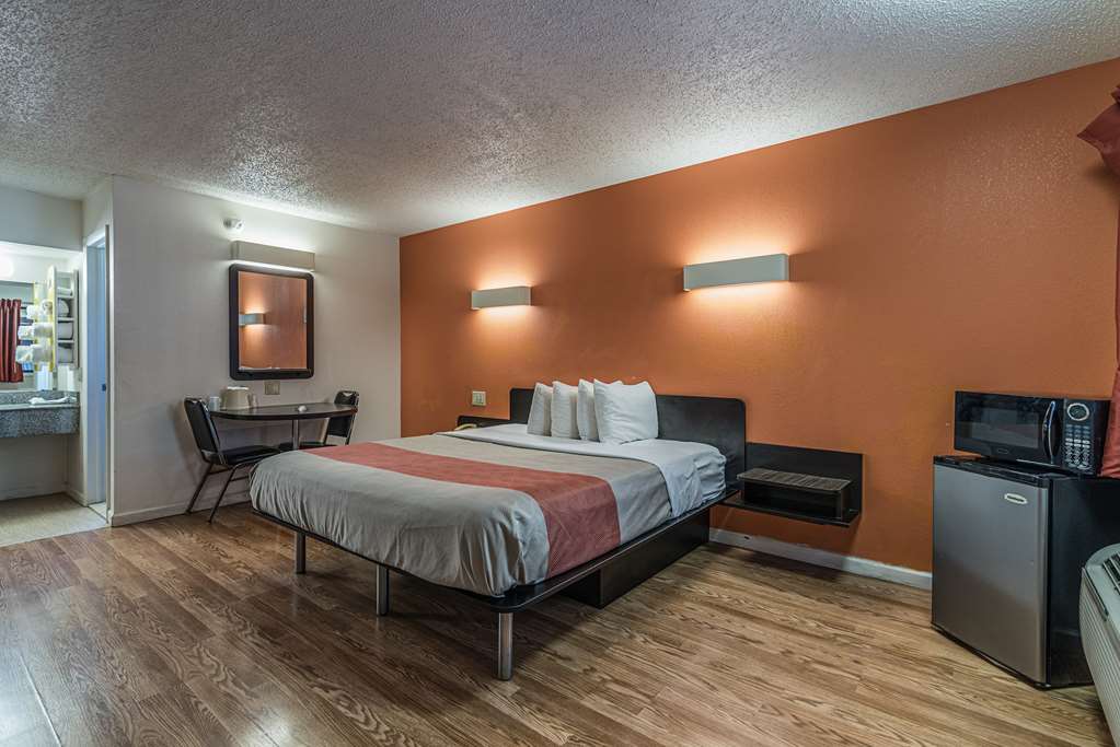 Motel 6 Albany NY Airport - photo 15