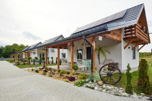 Zatoka Perska dom GREK nad jeziorem Tarnobrzeskim in Tarnobrzeg, Poland