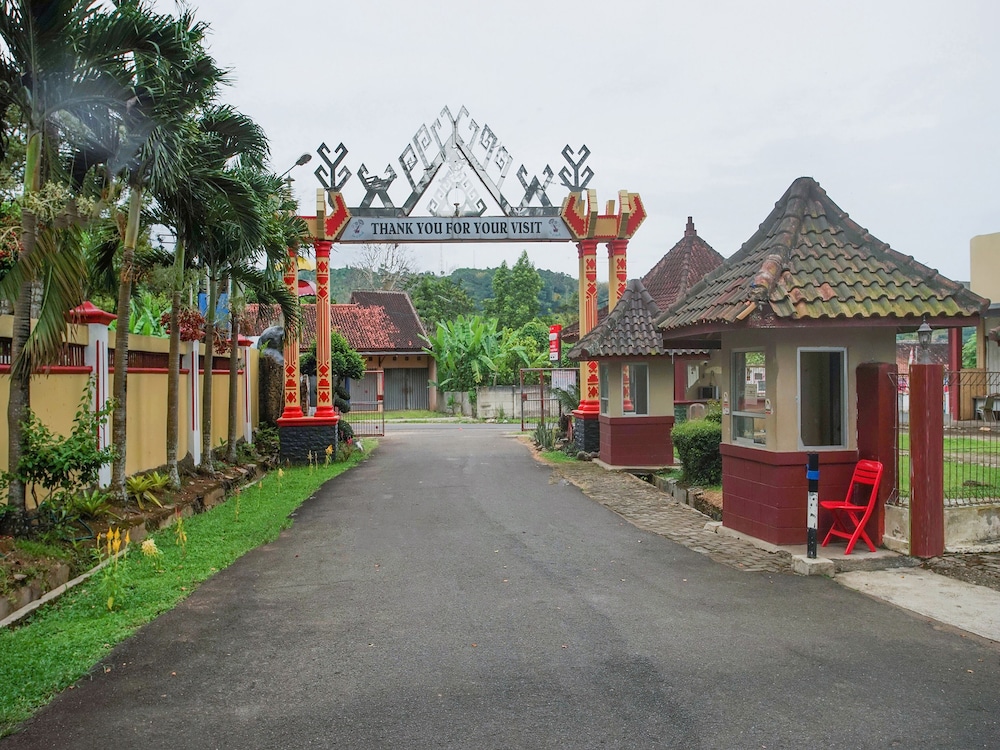 Hotel Bumi Kedaton Resort by Oyo — Bandar Lampung — photo 3