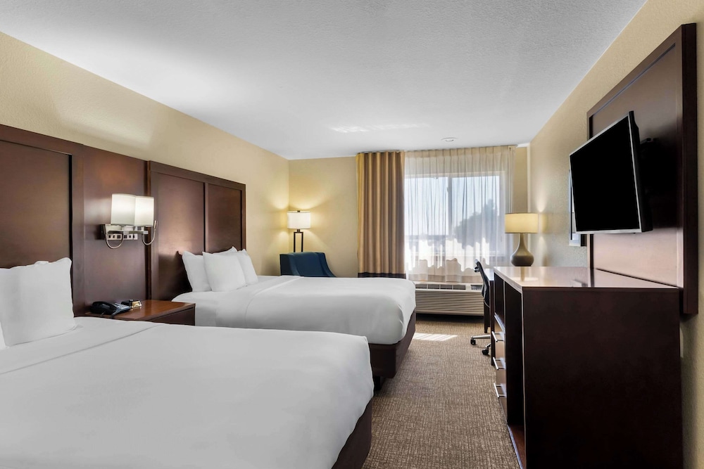 Comfort Inn & Suites Greeley - photo 8
