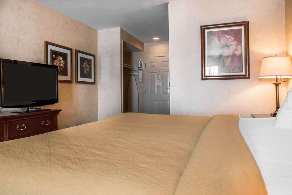 Quality Inn Pittsburgh Airport - photo 10