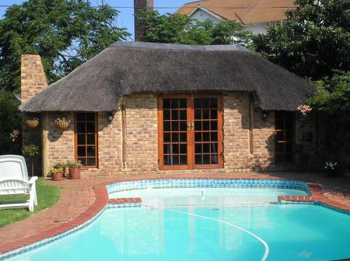 Avon Road Guest House & Tours — 4-Star Luxury Hotel in Boksburg, South Africa