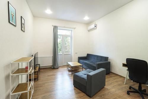 Cozy Central Apartment By Wehost