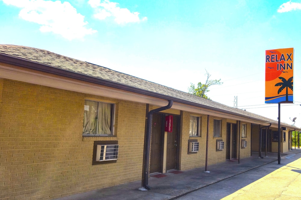 Relax Inn By OYO Sulphur Hwy 90 in Sulphur, United States