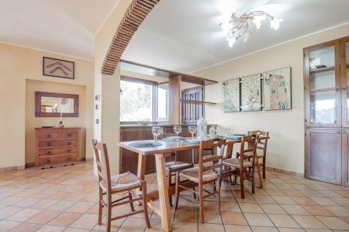H11 Oasi Serena Parcheggio Giardino — 4-Star Luxury Hotel in Taggia, Italy