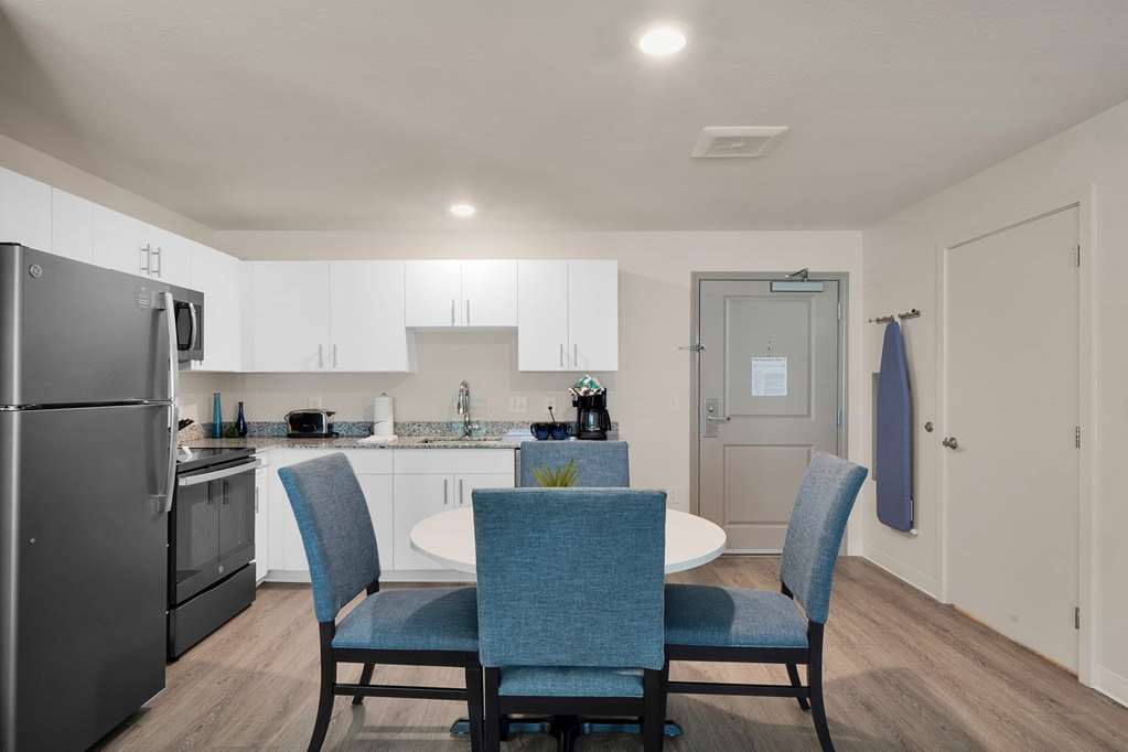 WaterWalk Extended Stay by Wyndham Charlotte Arrowood - photo 66