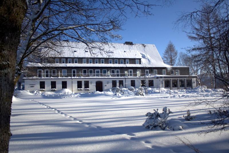 Berghotel Hoher Knochen Ruhe & Natur — 4-Star Luxury Hotel in Winterberg, Germany