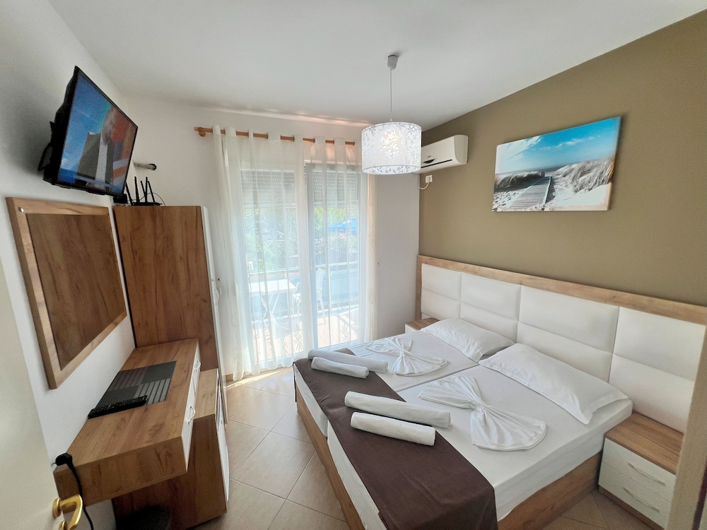 Hotel Brian in Velipoje, Albania