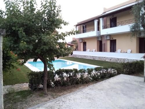 Villa Toula — 4-Star Luxury Hotel in None, Greece