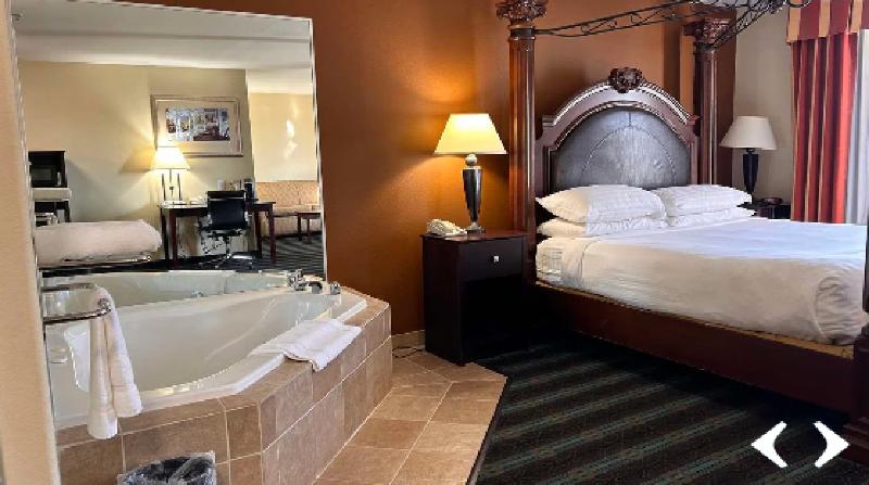 Holiday Inn Express Leesville - photo 22