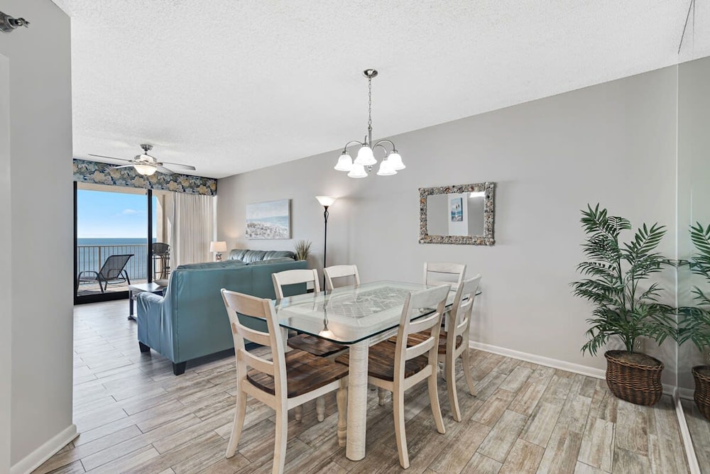 Windward Pointe 804 Sleeps 10 Beachfront Resort Amenities - photo 9