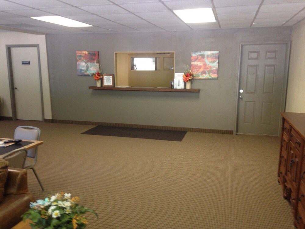 The Thunder Cove Hotel - photo 19